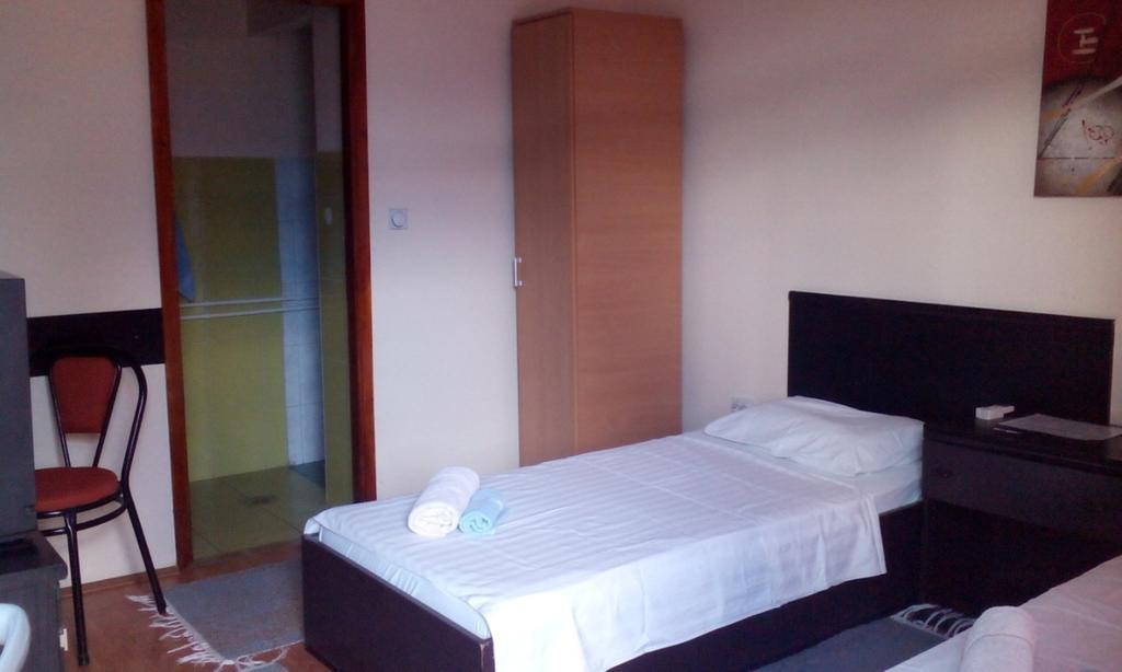 Motel Le Village Skopje Ngoại thất bức ảnh
